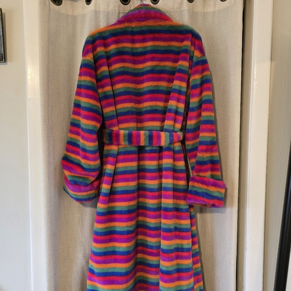 Dressed In Lala Coat - Picture 3 of 6